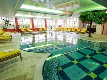 Schwimmen im Hotel